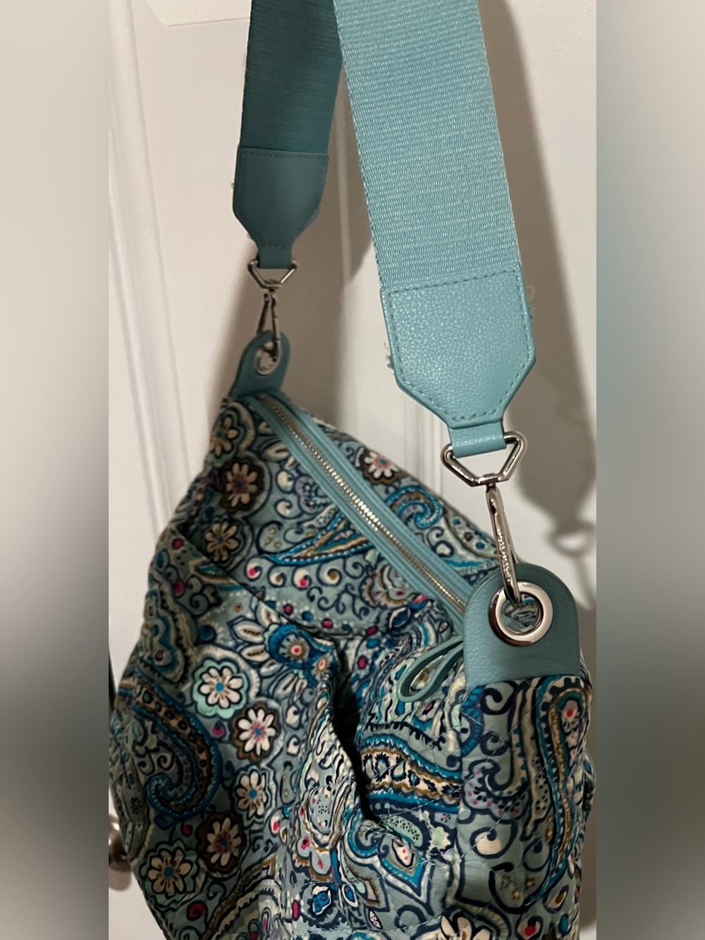 Vera Bradley Carson Shoulder Bag Quilted Daisy Dot Paisley (Retired) Blue Pink - Picture 7 of 16